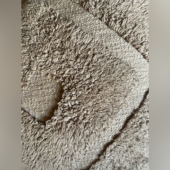 UO diamond tufted throw pillow - Picture 4 of 6